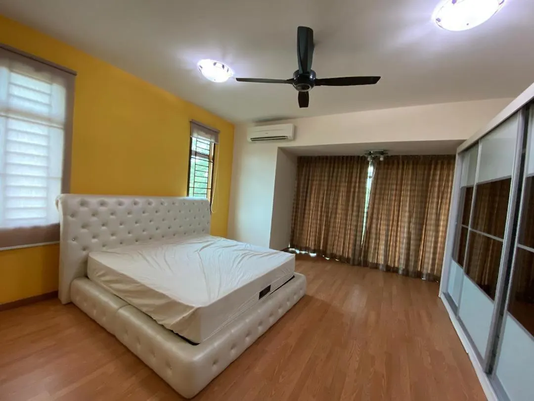 Homestay Nusa Idaman Corner Lot Johor Bahru 0*,  Malásia