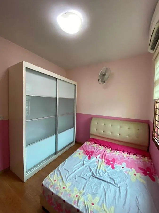 Homestay Nusa Idaman Corner Lot Johor Bahru Casa de Férias